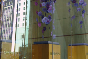 6_Mikimoto-window-display-2012-JM-Visuals-New-York-300x200.jpg