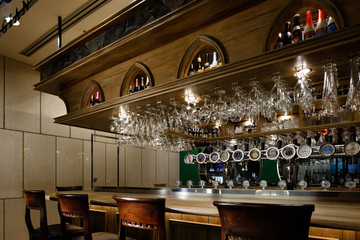19_BELG-AUBE-brasserie-DOYLE-COLLECTION-Tokyo-07.jpg