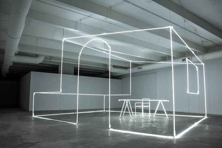 9_Bentley-light-installation-at-Design-Miami-2014-by-Massimo-Uberti.jpg