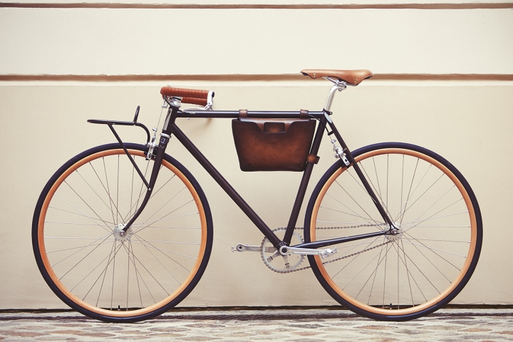 9_Berluti-x-Cycles-Victoire-bicycle.jpg