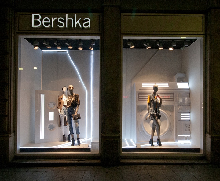 18_Bershka-Fashion-Week-windows-2014-Milan-Italy-03.jpg