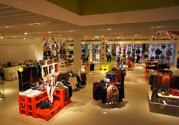 32_Bershka-shop-decoration-lighting-Alex-Montiel-18.jpg
