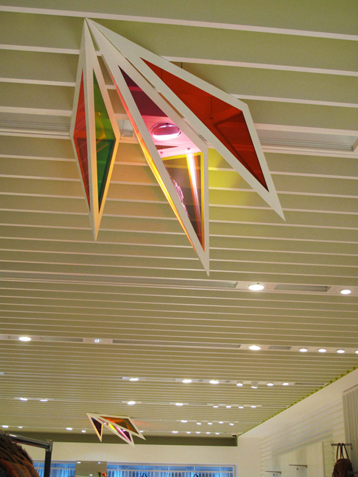 33_Bershka-shop-decoration-lighting-Alex-Montiel-17.jpg