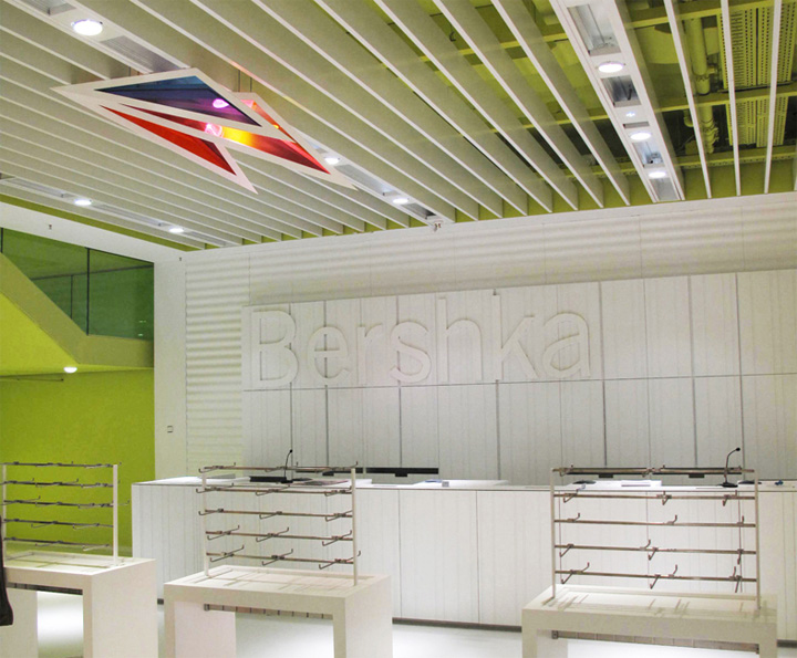 34_Bershka-shop-decoration-lighting-Alex-Montiel-16.jpg