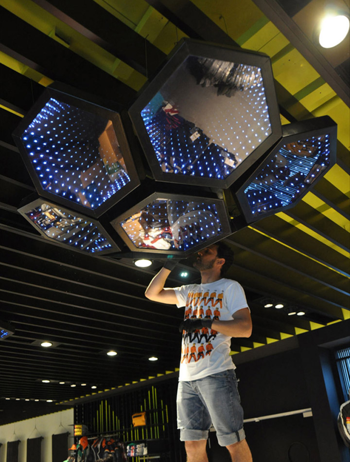 43_Bershka-shop-decoration-lighting-Alex-Montiel-07.jpg