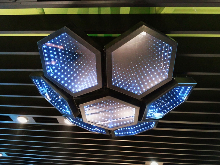 44_Bershka-shop-decoration-lighting-Alex-Montiel-06.jpg