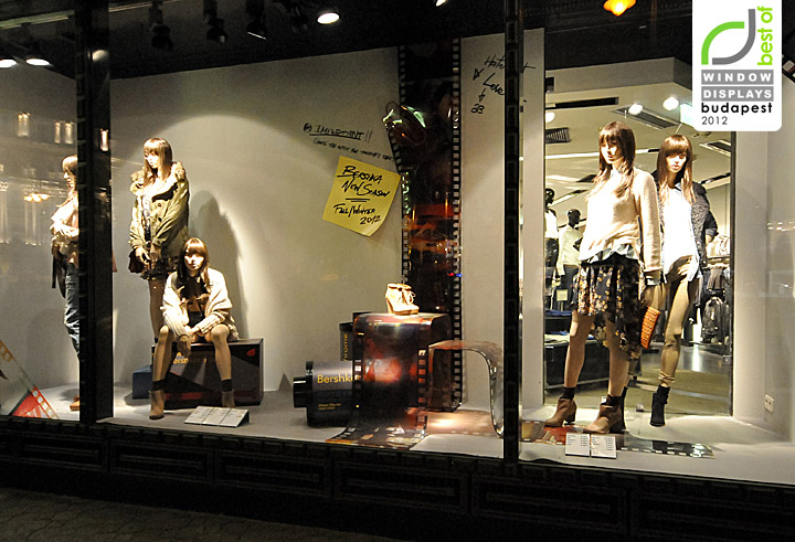 7_Bershka-window-displays-Autumn-2012-Budapest.jpg