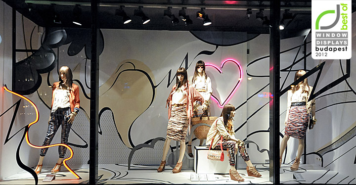 11_Bershka-window-displays-Summer-2012-Budapest.jpg