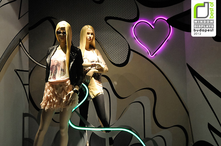 9_Berschka-window-displays-Budapest.jpg