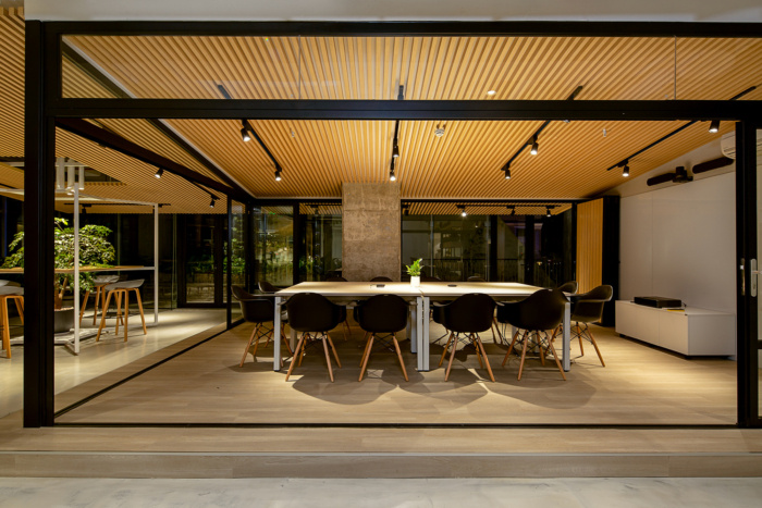 11_Bespokify-Offices-by-Dandelion-Design-Construction-Company-Limited-02.jpg