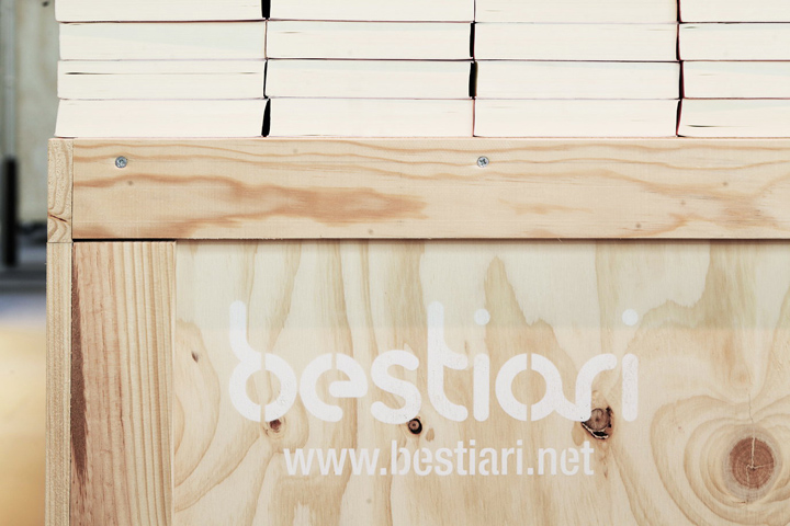 21_Bestiari-book-shop-by-Jorge-Perez-Vale-Barcelona-Spain-07.jpg