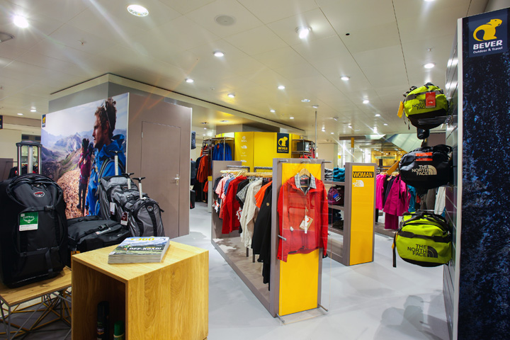 19_Bever-shop-in-shop-at-de-Bijenkorf-by-Hello-hero-Confetti-Amsterdam-Rotterdam-03.jpg