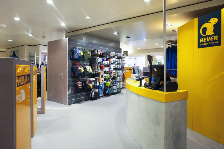20_Bever-shop-in-shop-at-de-Bijenkorf-by-Hello-hero-Confetti-Amsterdam-Rotterdam-02.jpg