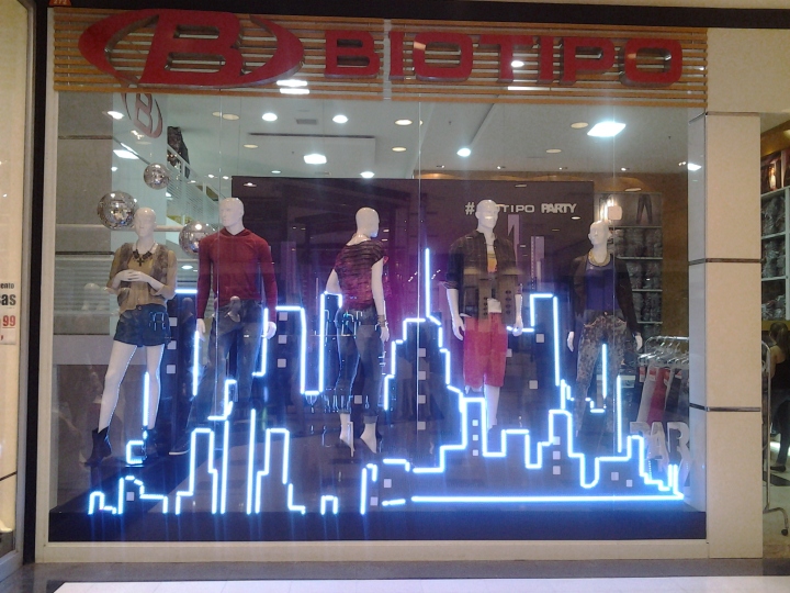 23_Biotipo-installation-and-window-display-by-Grupo-Quality-Sao-Paulo-Brazil-11.jpg