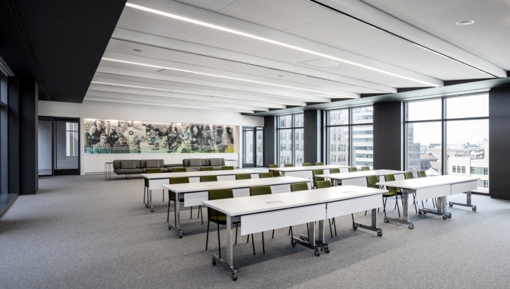 35_Biotronik-offices-by-Ted-Moudis-Associates-New-York-City-04.jpg