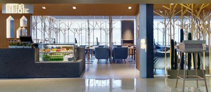 32_721-Tonkatsu-Restaurant-by-Golucci-International-Design-Beijing-China-06.jpg