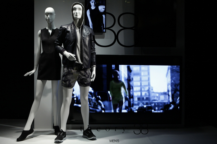 7_Bloomingdale-windows-New-York.jpg