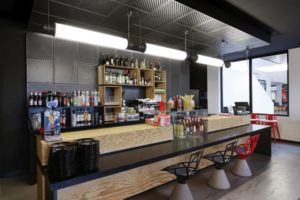 6_La-Factory-Eat-Fun-Sport-by-Agence-Costa-Moussy-Le-Neuf-France-300x200.jpg