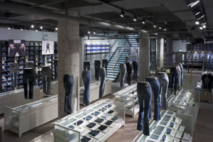 7_Levis-Flagship-Store-Regent-Street-London-300x200.jpg