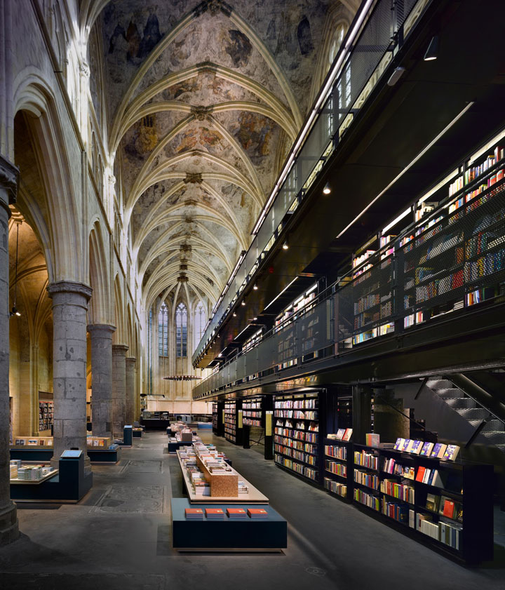 10_Bookstore-Selexyz-Dominicanen-by-Merkx-Girod.jpg