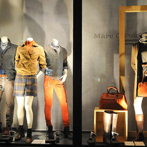 25_Marc-O-Polo-window-displays-Autumn-2012-Vienna-300x300.jpg