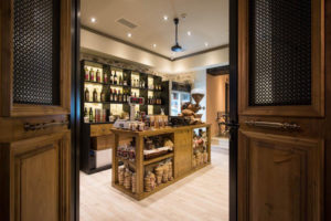6_DIPOLO-coffee-shop-and-grocery-by-Manousos-Leontarakis-Partners-Heraklion-Greece-300x200.jpg