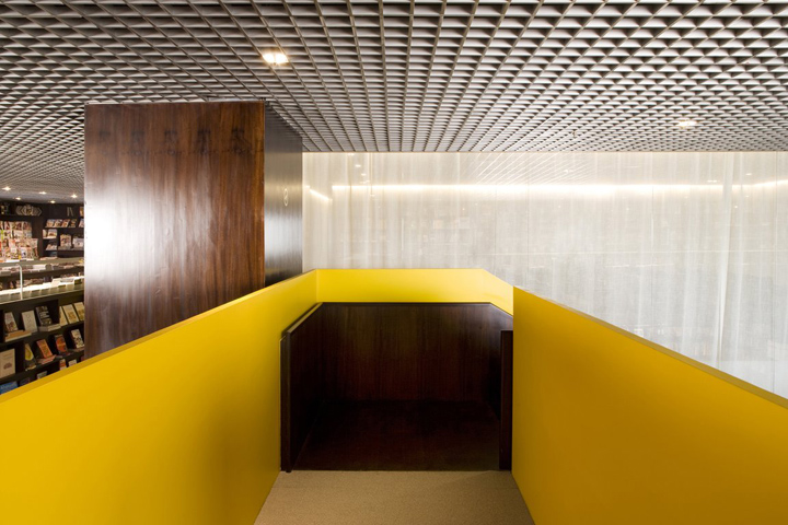 16_Livraria-da-Vila-bookstore-by-Isay-Weinfeld-Sao-Paulo-07.jpg