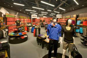 5_Puma-store-by-Nathan-Lee-Colkitt-Architects-Ontario-300x200.jpg