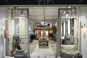 6_YAYA-flagship-store-Amsterdam-300x200.jpg