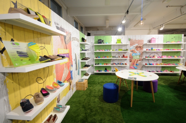 45_Bread-Butter-Berlin-2014-Summer-Crocs-08.jpg