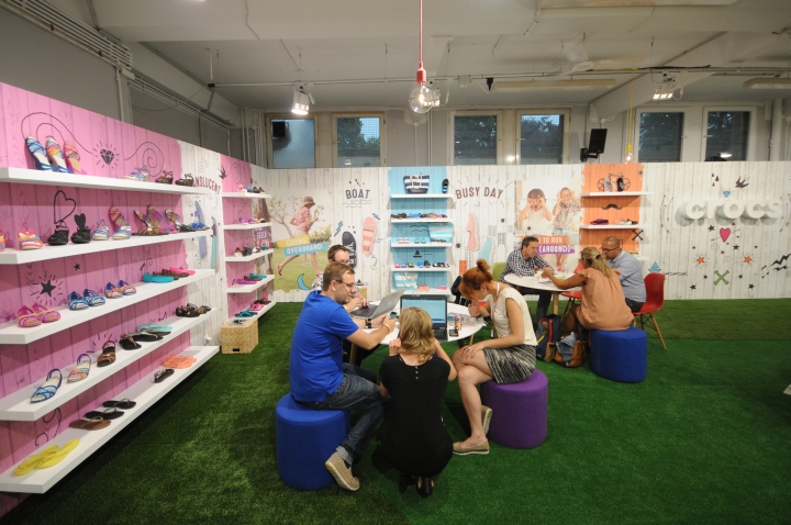 47_Bread-Butter-Berlin-2014-Summer-Crocs-06.jpg
