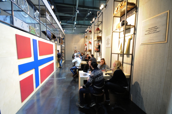 61_Bread-Butter-Berlin-2014-Winter-NAPAPIJRI-04.jpg