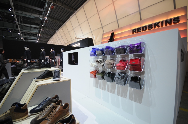 25_Bread-Butter-Berlin-2014-Winter-REDSKINS-TERRITORY-06.jpg