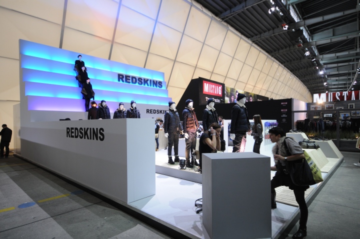 29_Bread-Butter-Berlin-2014-Winter-REDSKINS-TERRITORY-02.jpg