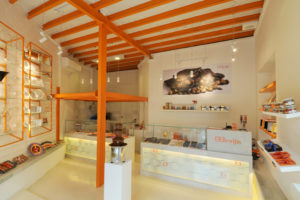 8_Bruijn-chocolate-store-Kaleido-architecture-Mumbai-300x200.jpg