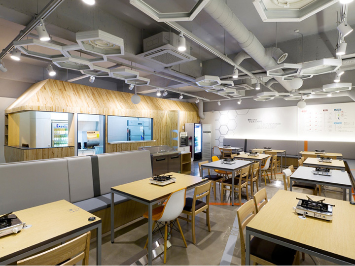 10_Budae-Jijgae-restaurant-by-m4-design-Seoul.jpg