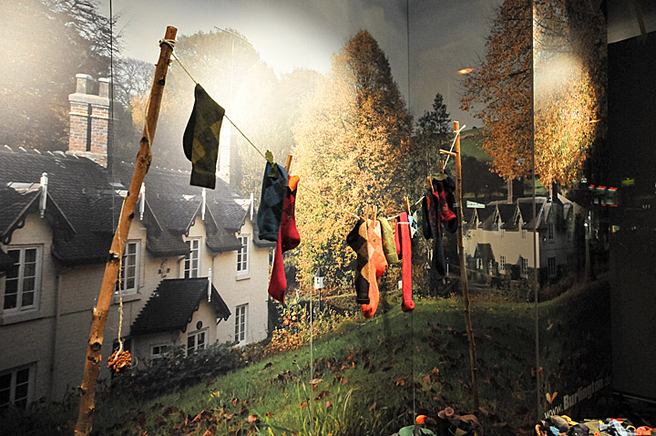 17_Burlington-window-displays-Autumn-2012-Vienna-03.jpg