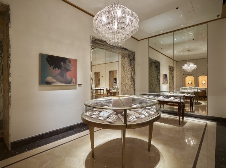 13_Bvlgari-boutique-Prague-Czech-Republic-03.jpg