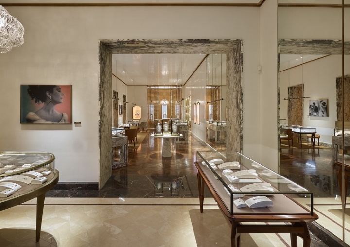 14_Bvlgari-boutique-Prague-Czech-Republic-02.jpg