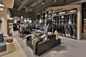 7_Kastner-Oehler-Store-by-Blocher-Blocher-Partners-Ried-Germany-300x200.jpg