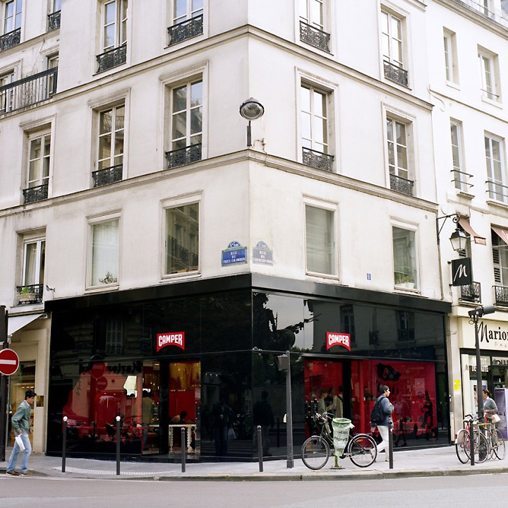 31_Camper-Together-shop-by-Jaime-Hayon-Milan-19.jpg