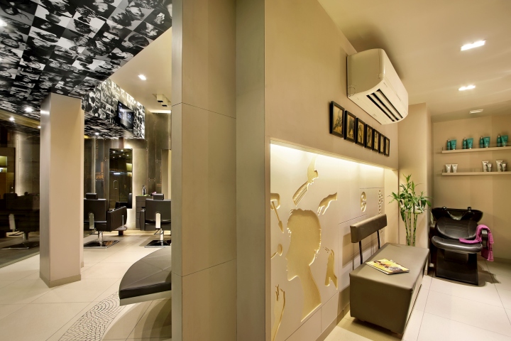 24_Capital-Salon-by-Archis-Patel-Tanvi-Rajpurohit-Vadodara-India-09.jpg