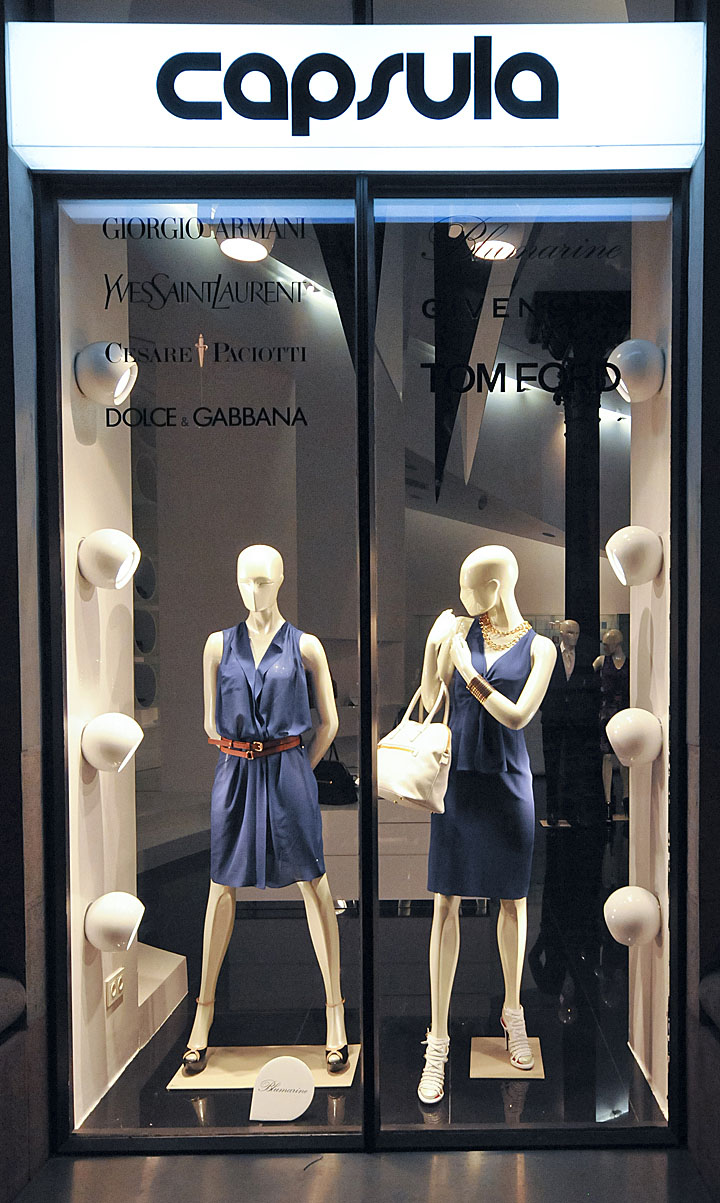 14_Capsula-window-displays-Summer-2012-Budapest-02.jpg