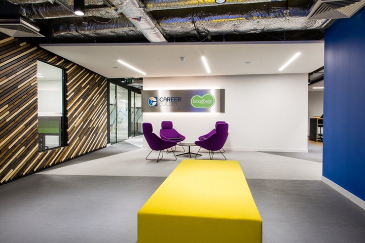 20_CareerBuilder-Office-by-Oktra-London-UK02.jpg