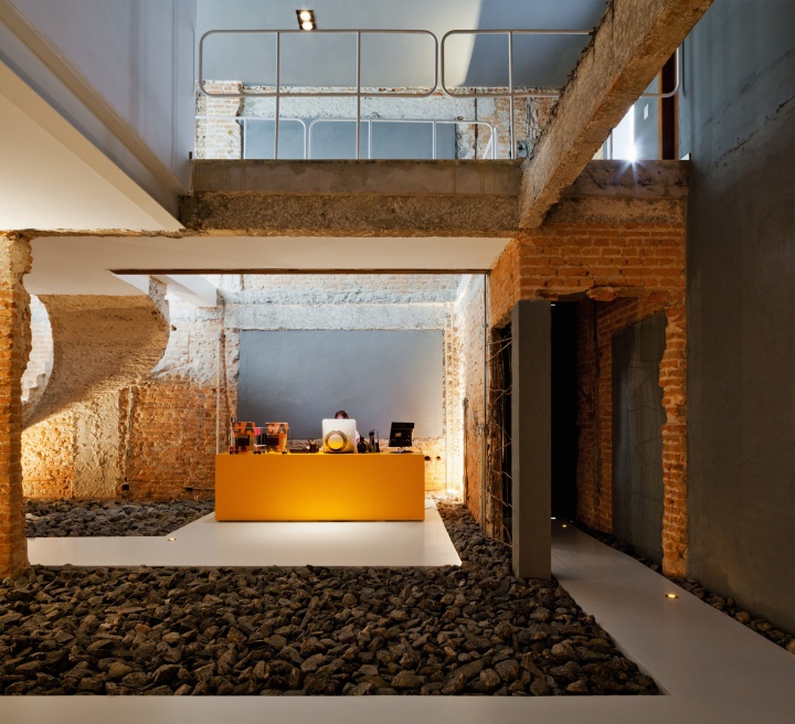 60_Casa-REX-office-by-FGMF-Arquitetos-Sao-Paulo-Brazil-08.jpg