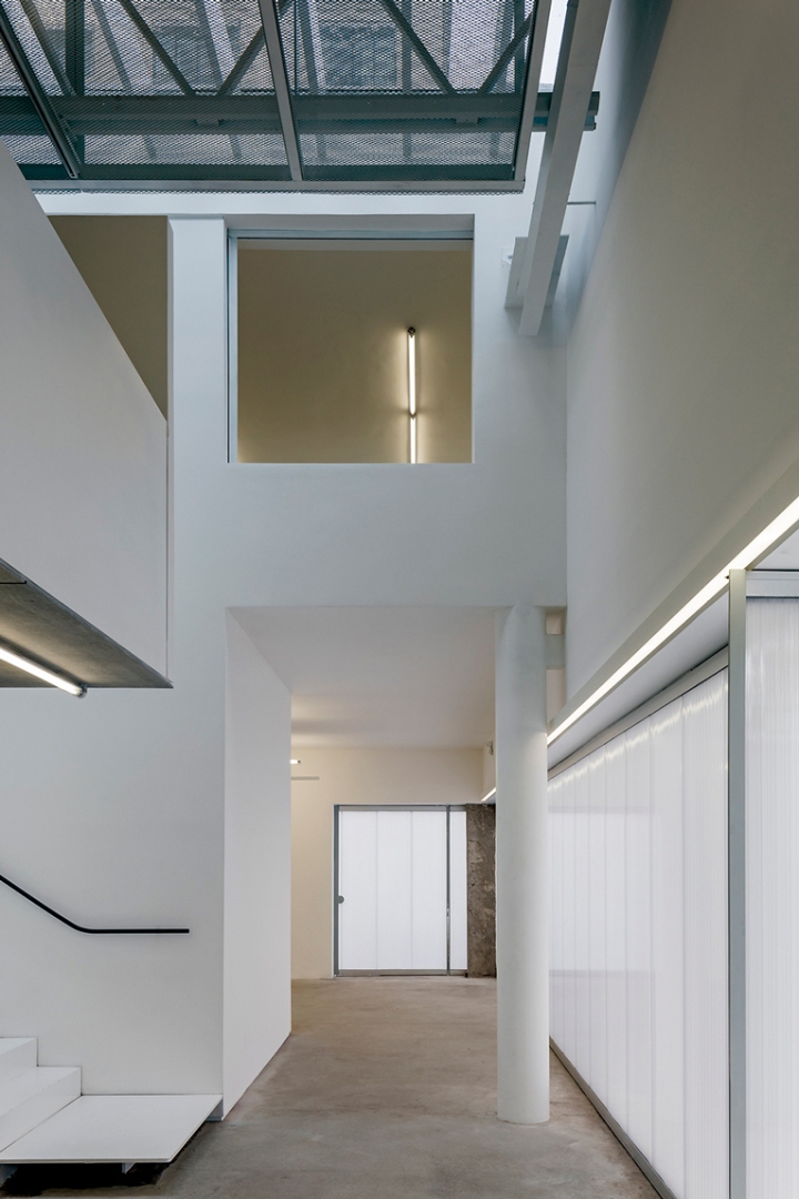 20_Casa-Triangulo-gallery-by-Metro-Arquitetos-Sao-Paulo-Brazil-04.jpg