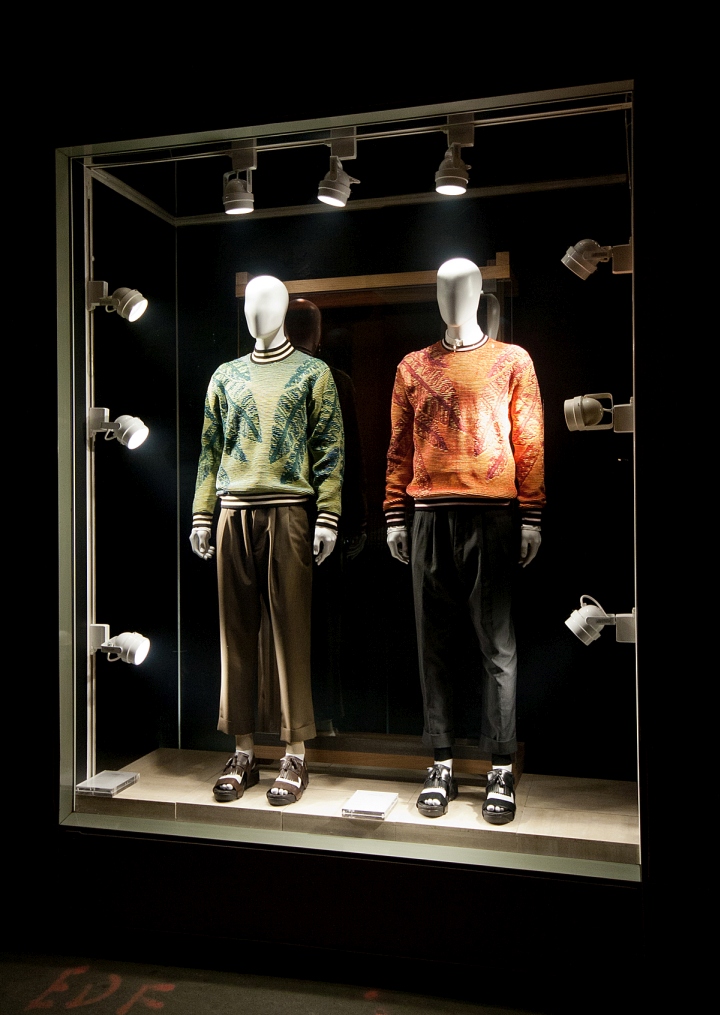 20_Cerruti-1881-Windows-2015-Spring-Paris-France-05.jpg