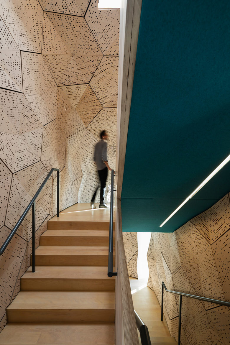 14_CGBC-headquarters-by-GSD-Snohetta-6-780x1170.jpg