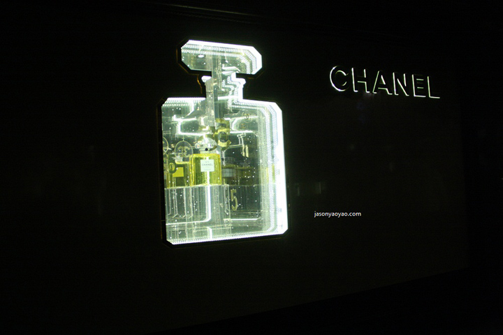 16_Chanel-Cristmas-windows-in-Harrods-London-04.jpg