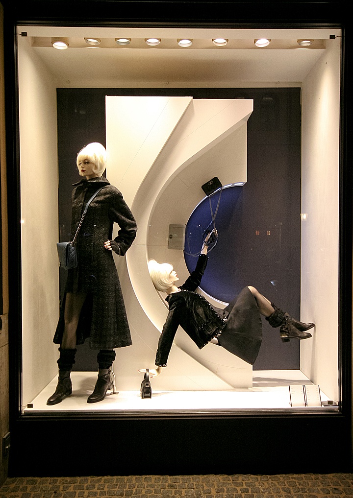 14_Zara-windows-2013-Autumn-Munich-03.jpg